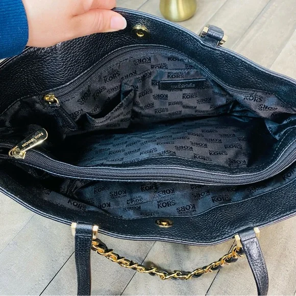 Michael Kors Harper East West Soft Navy  Pebbled Leather Chain Tote Shoulder Bag - Picture 10 of 10